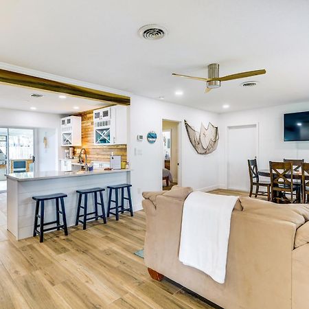 Pet-Friendly Cocoa Beach Home Walk To Beach! Exterior photo