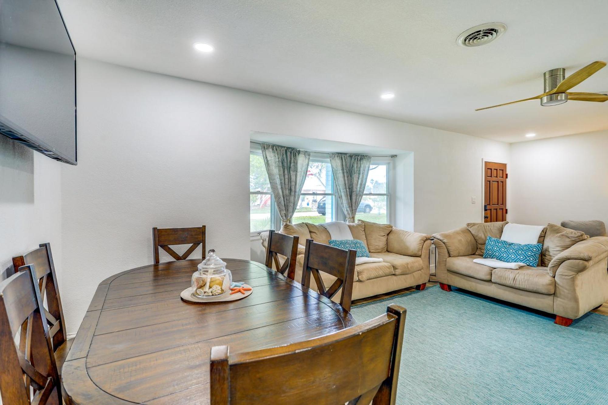 Pet-Friendly Cocoa Beach Home Walk To Beach! Exterior photo