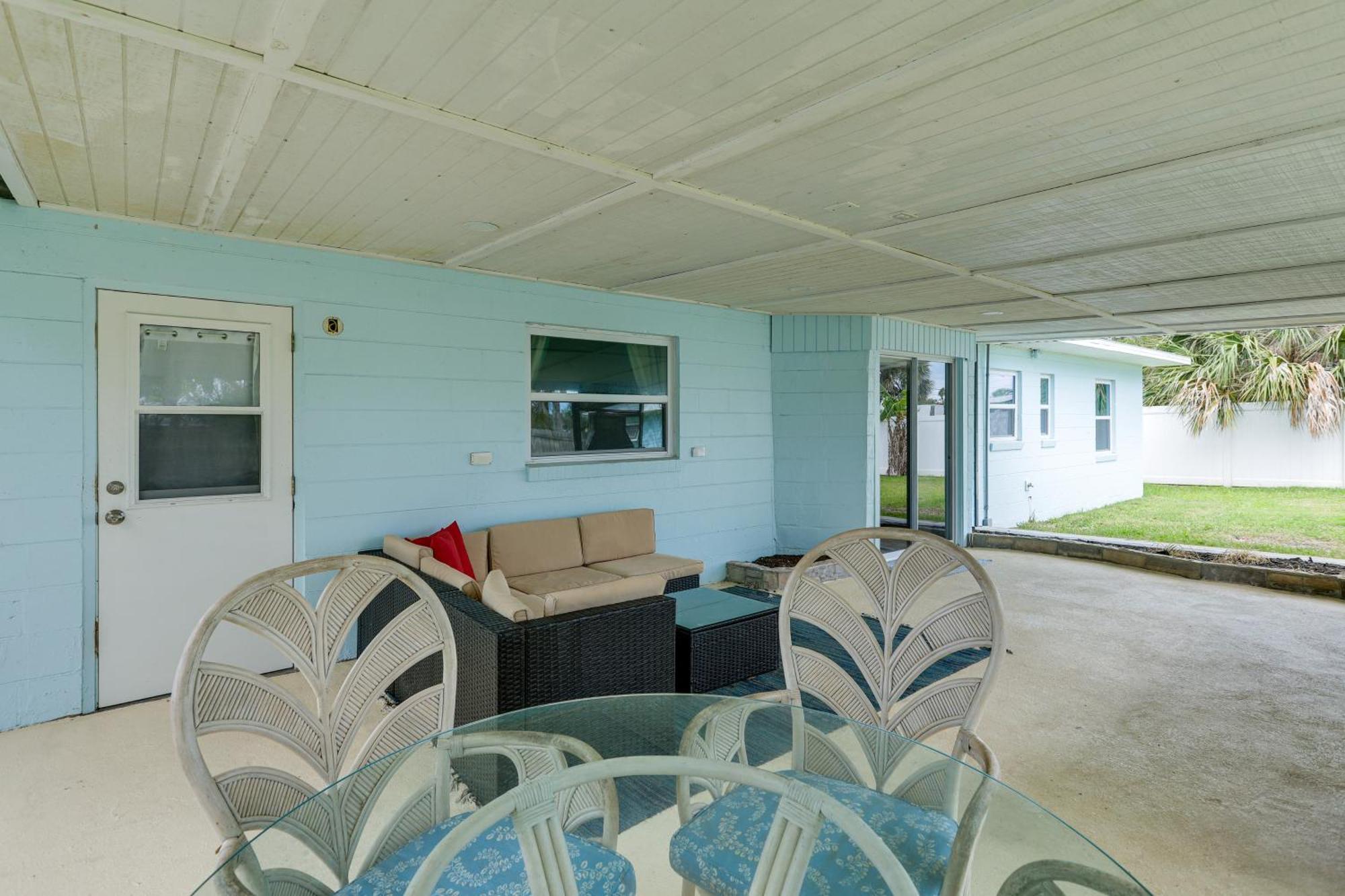 Pet-Friendly Cocoa Beach Home Walk To Beach! Exterior photo