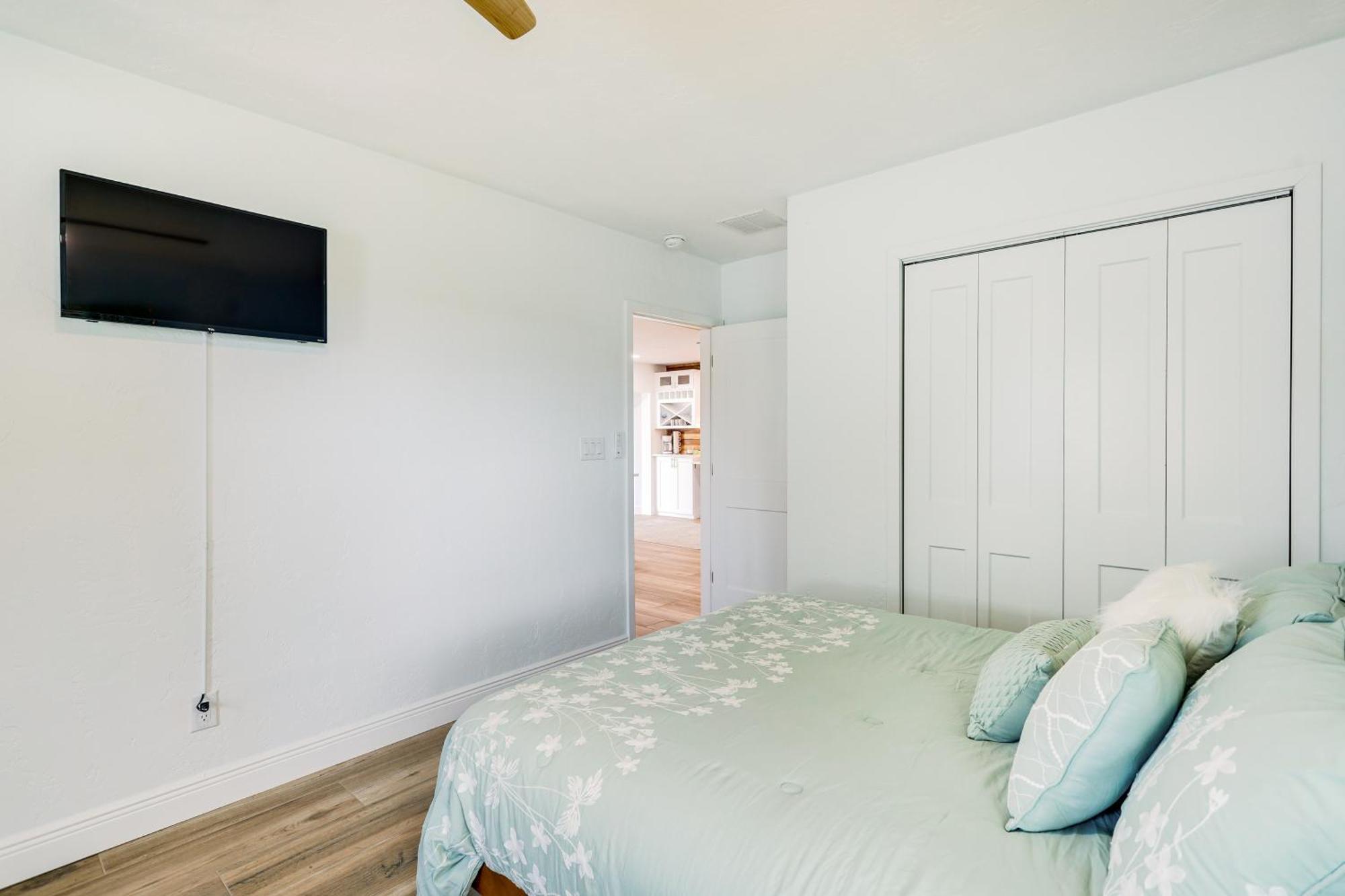 Pet-Friendly Cocoa Beach Home Walk To Beach! Exterior photo