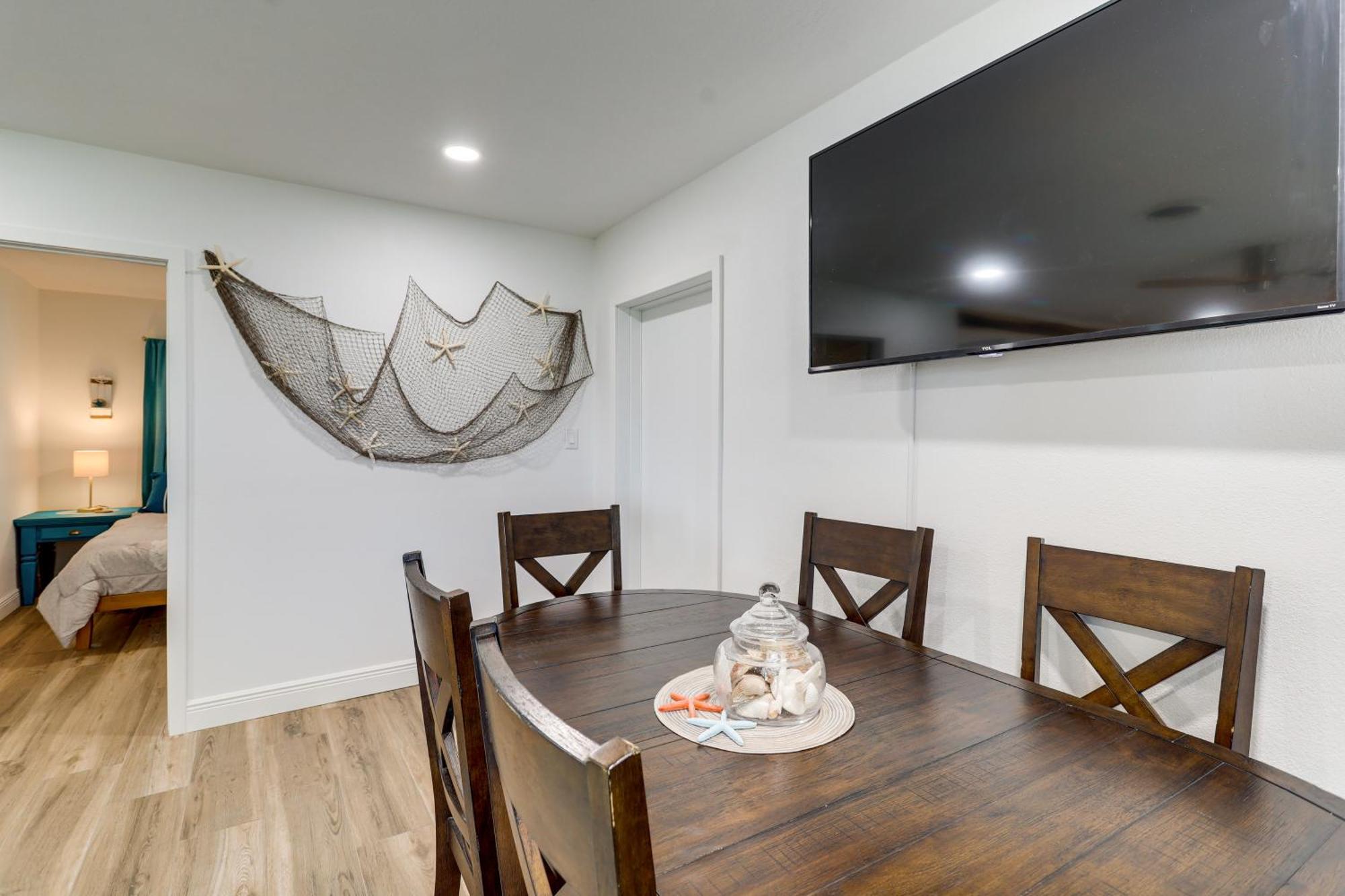 Pet-Friendly Cocoa Beach Home Walk To Beach! Exterior photo