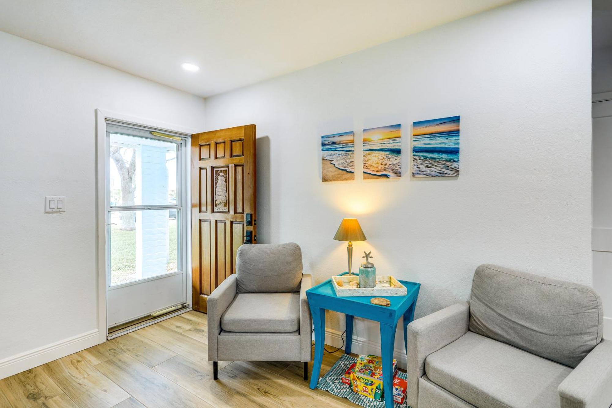 Pet-Friendly Cocoa Beach Home Walk To Beach! Exterior photo